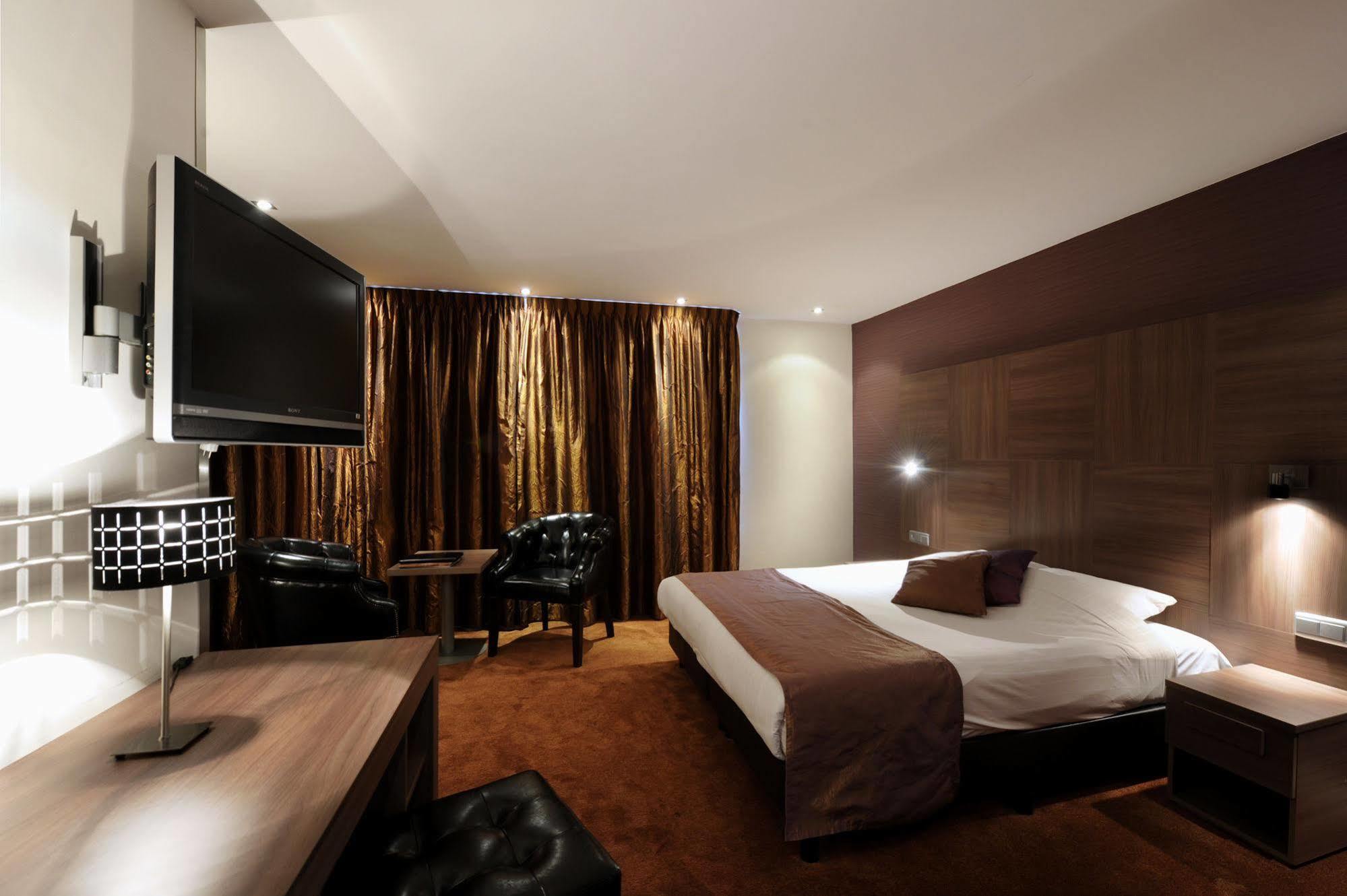 Van Der Valk Hotel Hardegarijp - Leeuwarden Экстерьер фото